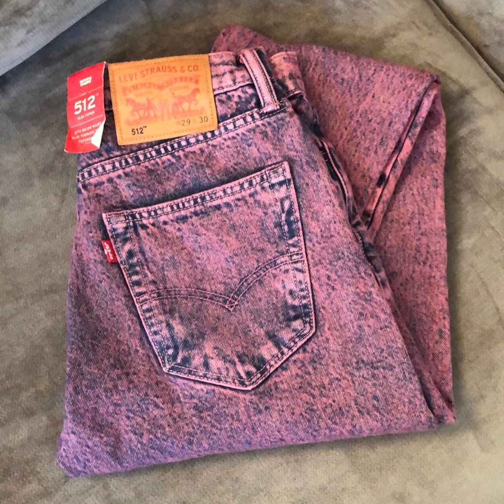 Levi’s 512 Slim Taper.A skinny mom jean, acid wash